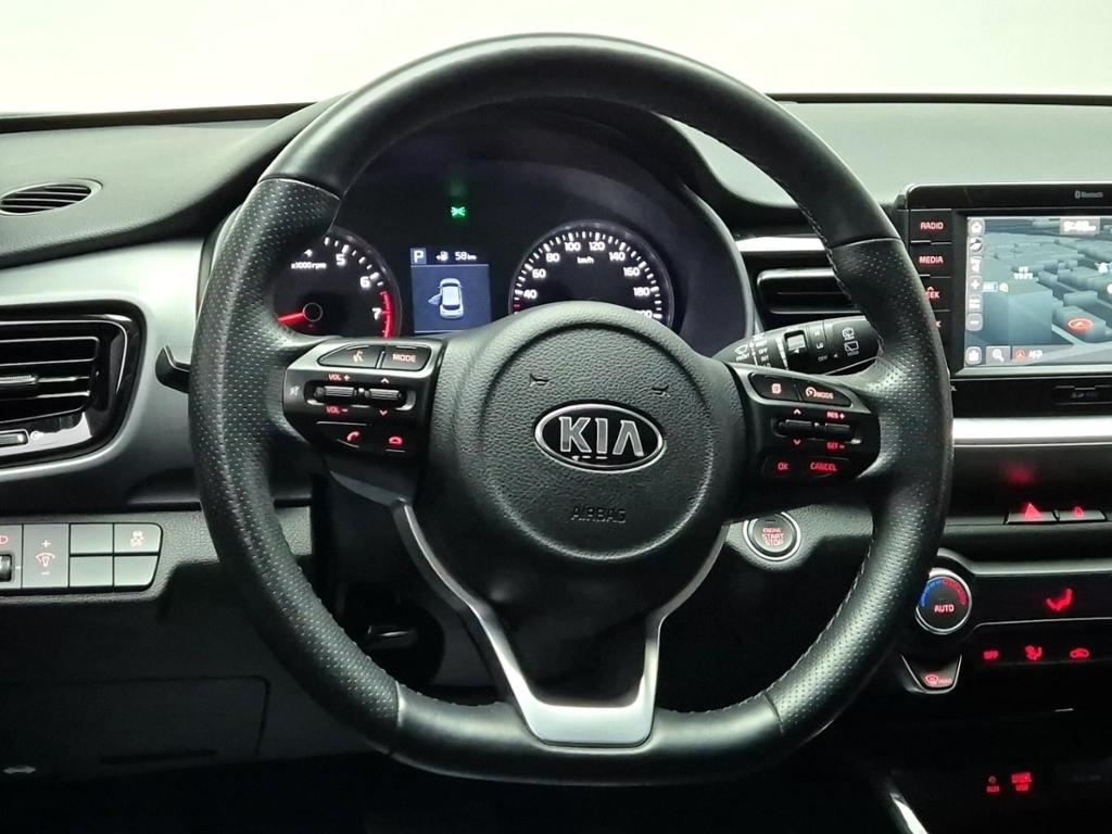 Kia Stonic Trendy Kappa 1.4 MPI 10