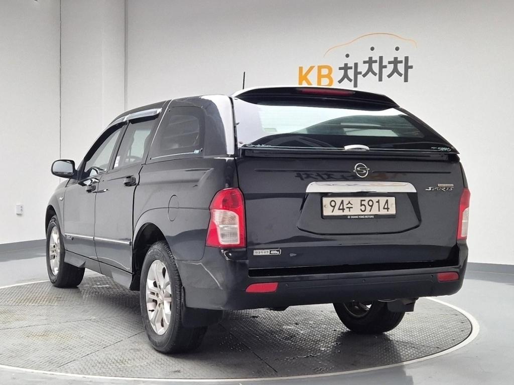 KG Mobility Korando 2012 photo 2