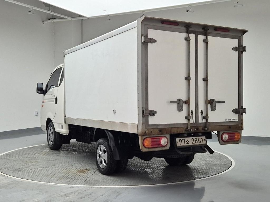 Hyundai Porter II Low Fixed Floor Long Wheelbase Super Cab 3