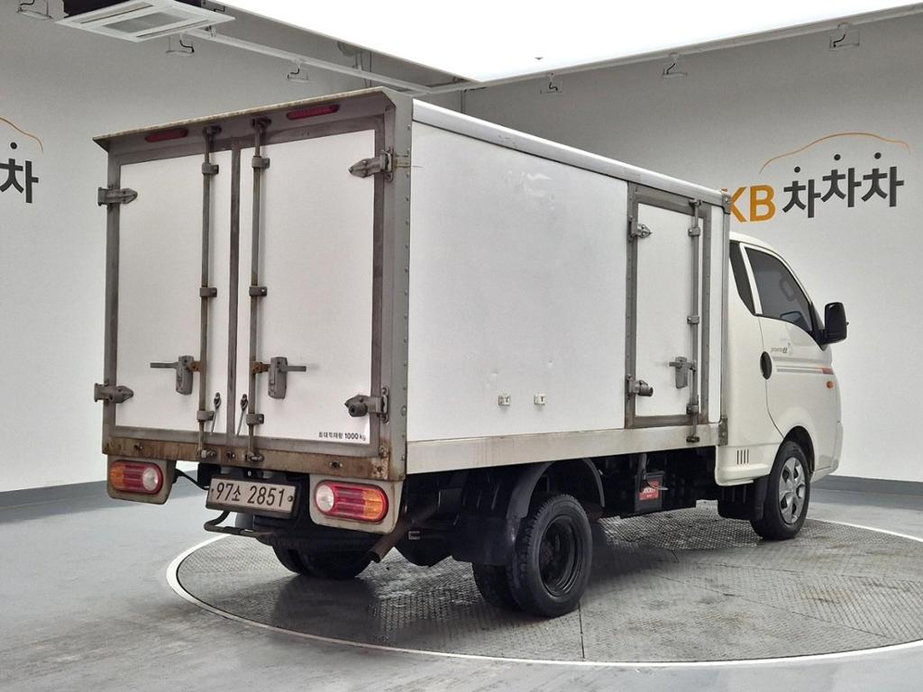 Hyundai Porter II Low Fixed Floor Long Wheelbase Super Cab 4