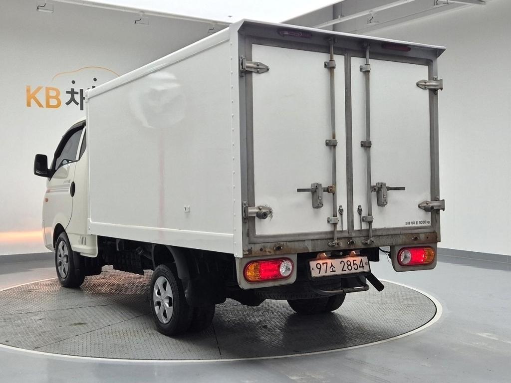 Hyundai Porter II Low Fixed Floor Long Wheelbase Super Cab 3