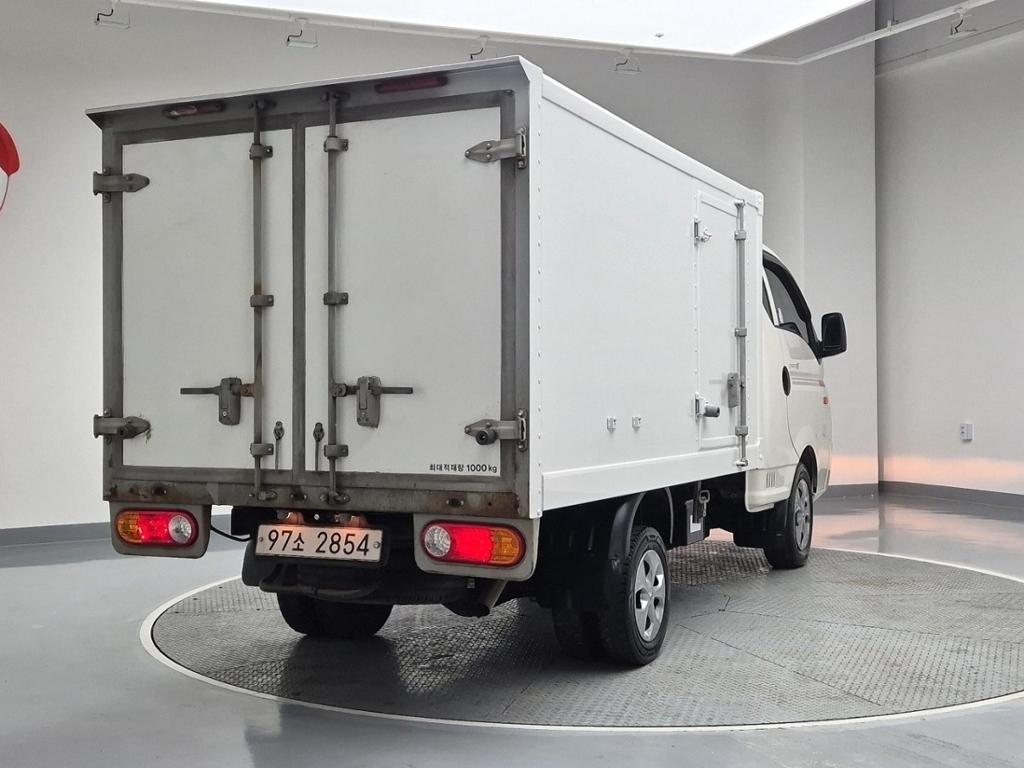 Hyundai Porter II Low Fixed Floor Long Wheelbase Super Cab 4