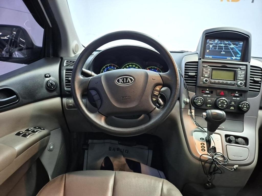 Kia Carnival R GX Premium Type R2.2 E-VGT 10