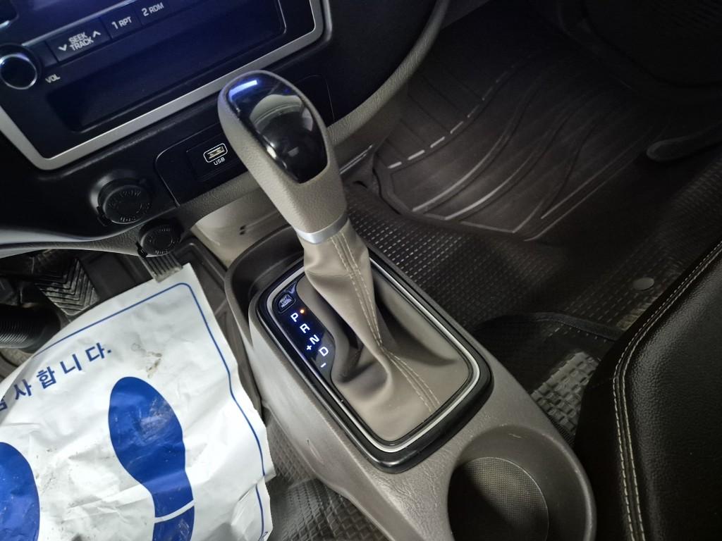 Hyundai Porter II Long Wheelbase Style Long Wheelbase Double Cab 8