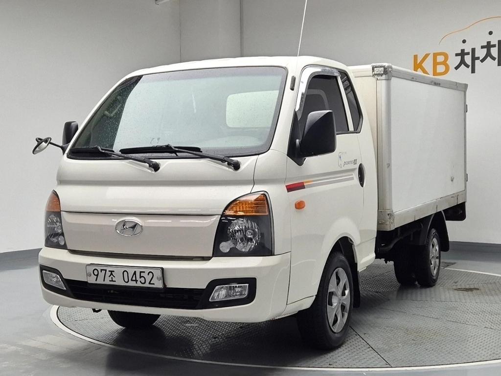 Hyundai Porter II Super Cab Fixed Floor Long Wheelbase Super Cab 2