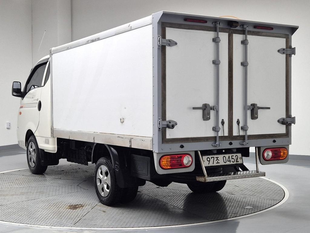 Hyundai Porter II Super Cab Fixed Floor Long Wheelbase Super Cab 3