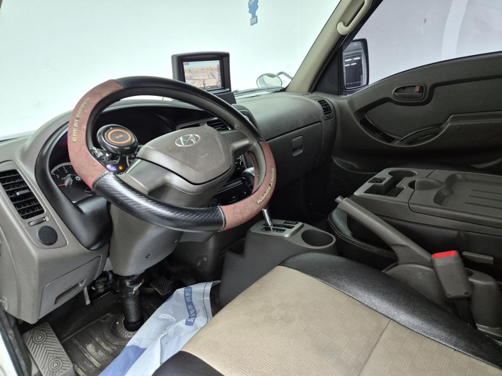 Hyundai Porter II Super Cab Fixed Floor Long Wheelbase Super Cab 7