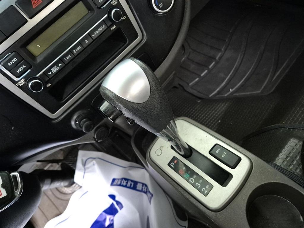 Hyundai Porter II Super Cab Fixed Floor Long Wheelbase Super Cab 8