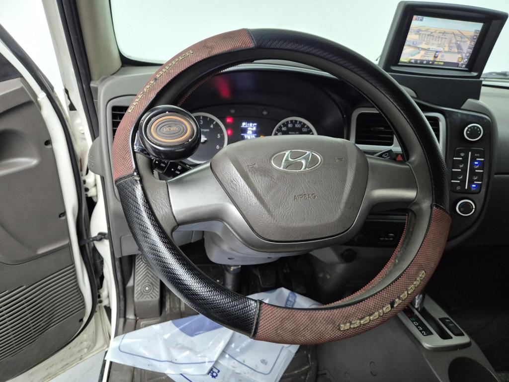 Hyundai Porter II Super Cab Fixed Floor Long Wheelbase Super Cab 9