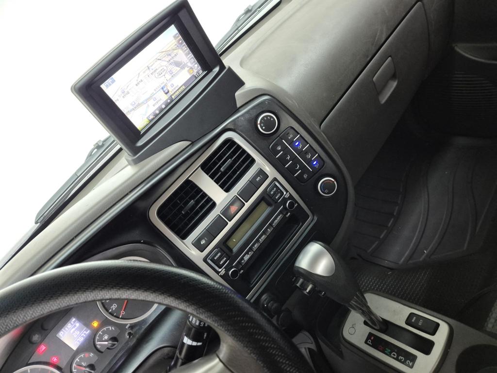 Hyundai Porter II Super Cab Fixed Floor Long Wheelbase Super Cab 10