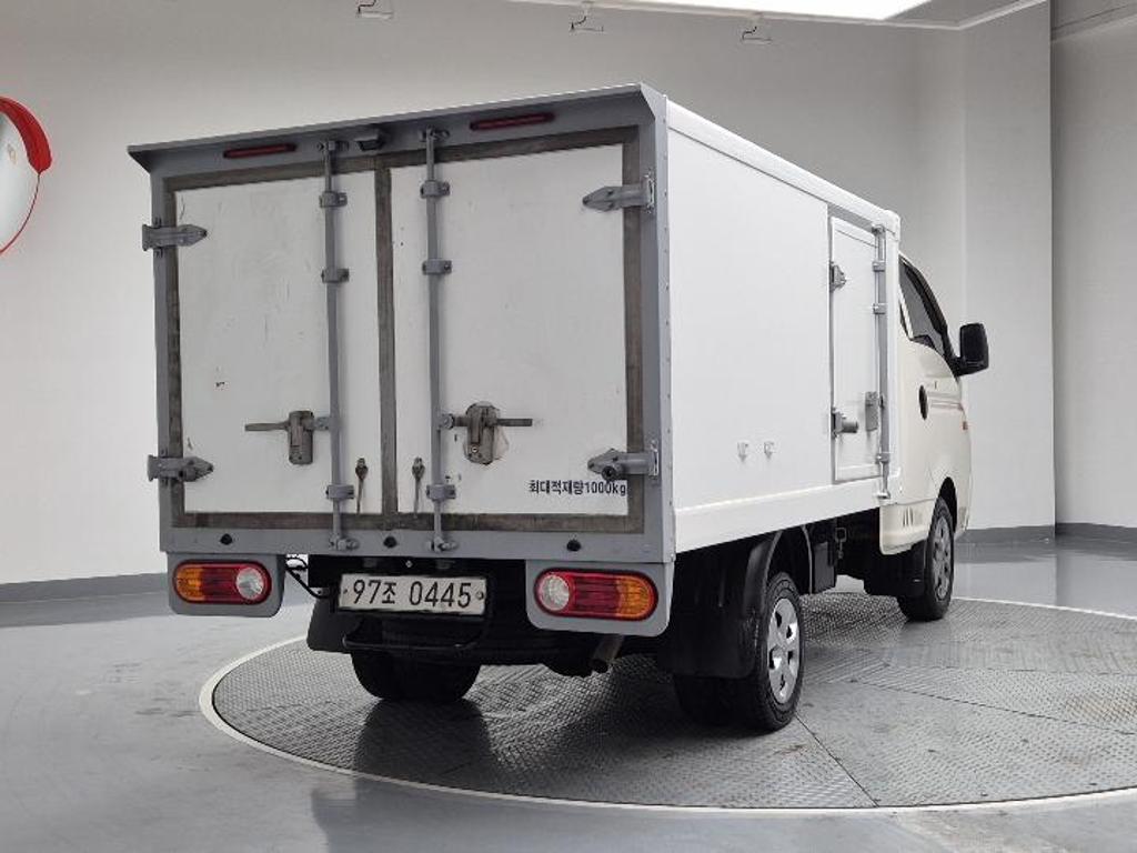 Hyundai Porter II Super Cab Fixed Floor Long Wheelbase Super Cab 4