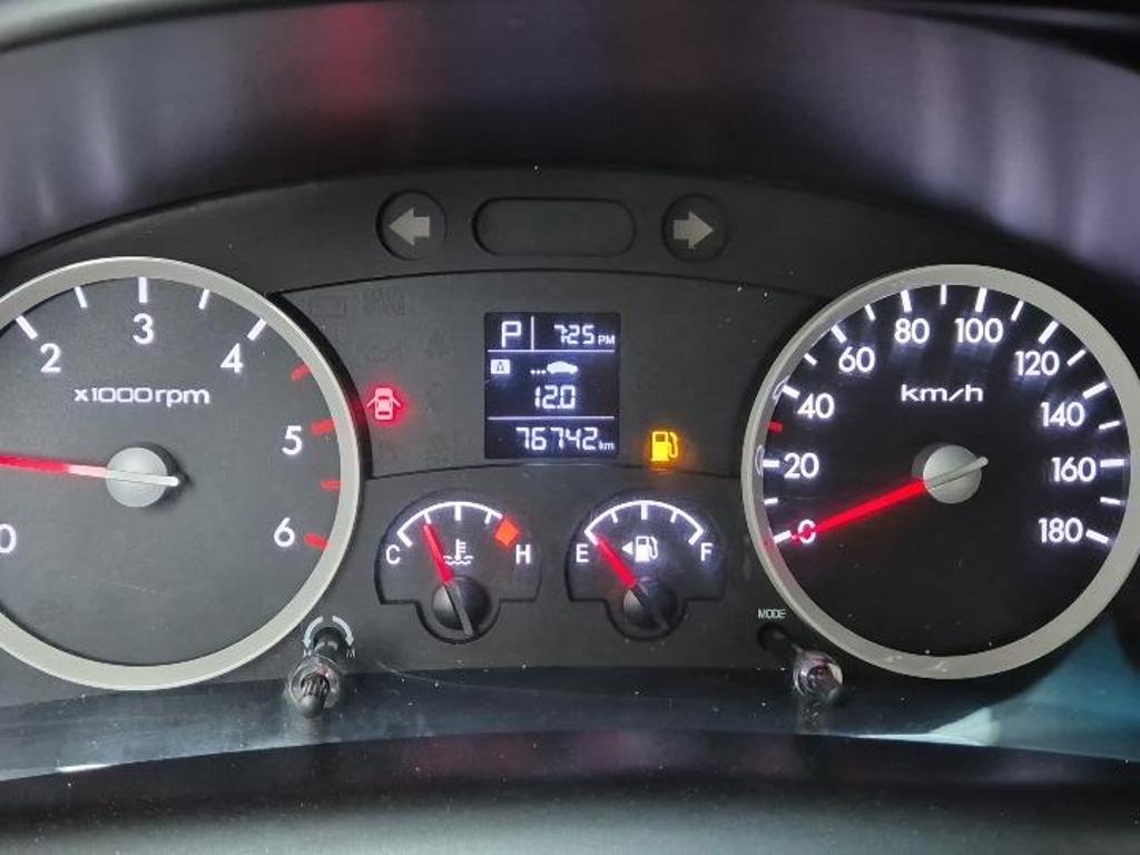 Hyundai Porter II Super Cab Fixed Floor Long Wheelbase Super Cab 6