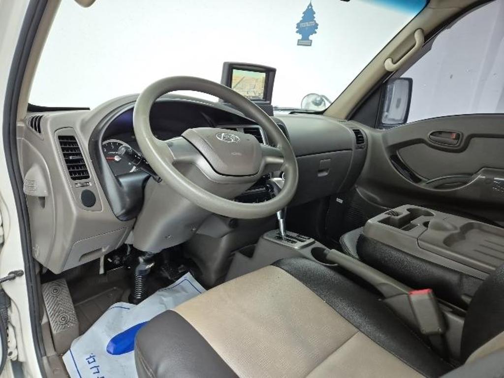 Hyundai Porter II Super Cab Fixed Floor Long Wheelbase Super Cab 7