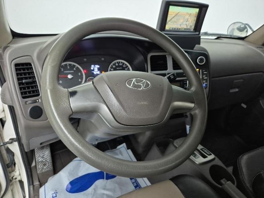 Hyundai Porter II Super Cab Fixed Floor Long Wheelbase Super Cab 9