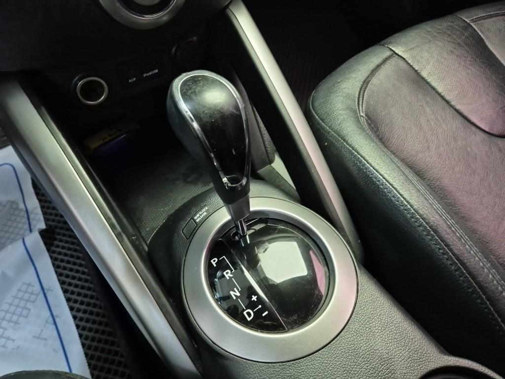 Hyundai Veloster Extreme 1.6 GDI 9