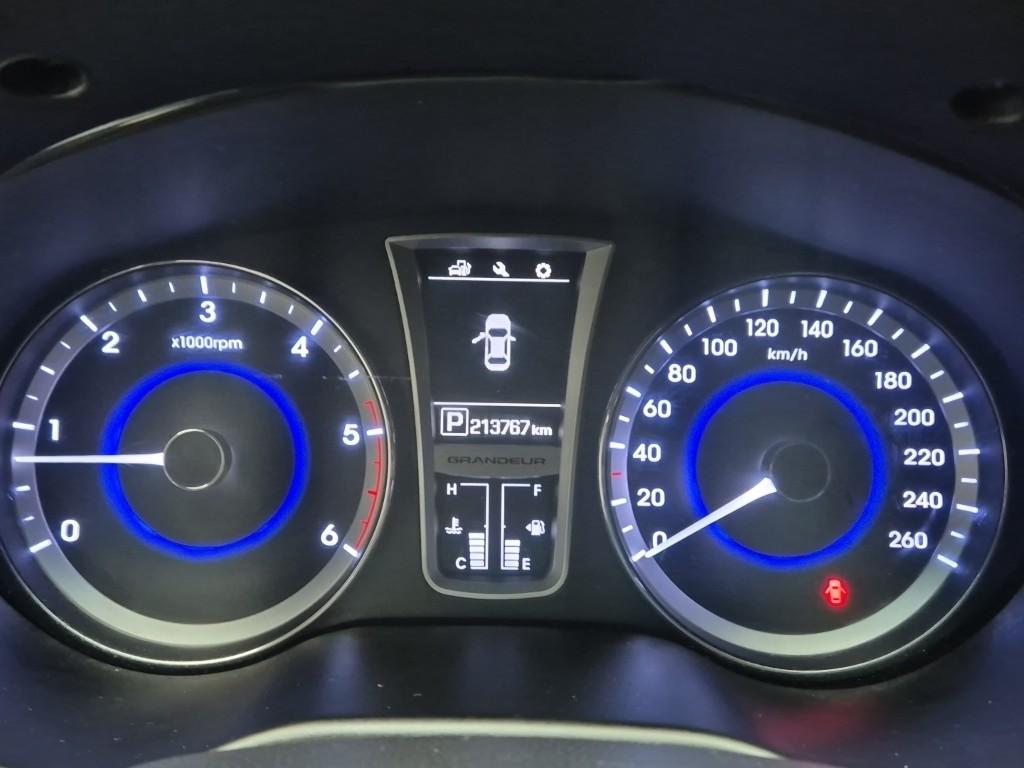 Hyundai Grandeur HG Modern HG 220 7