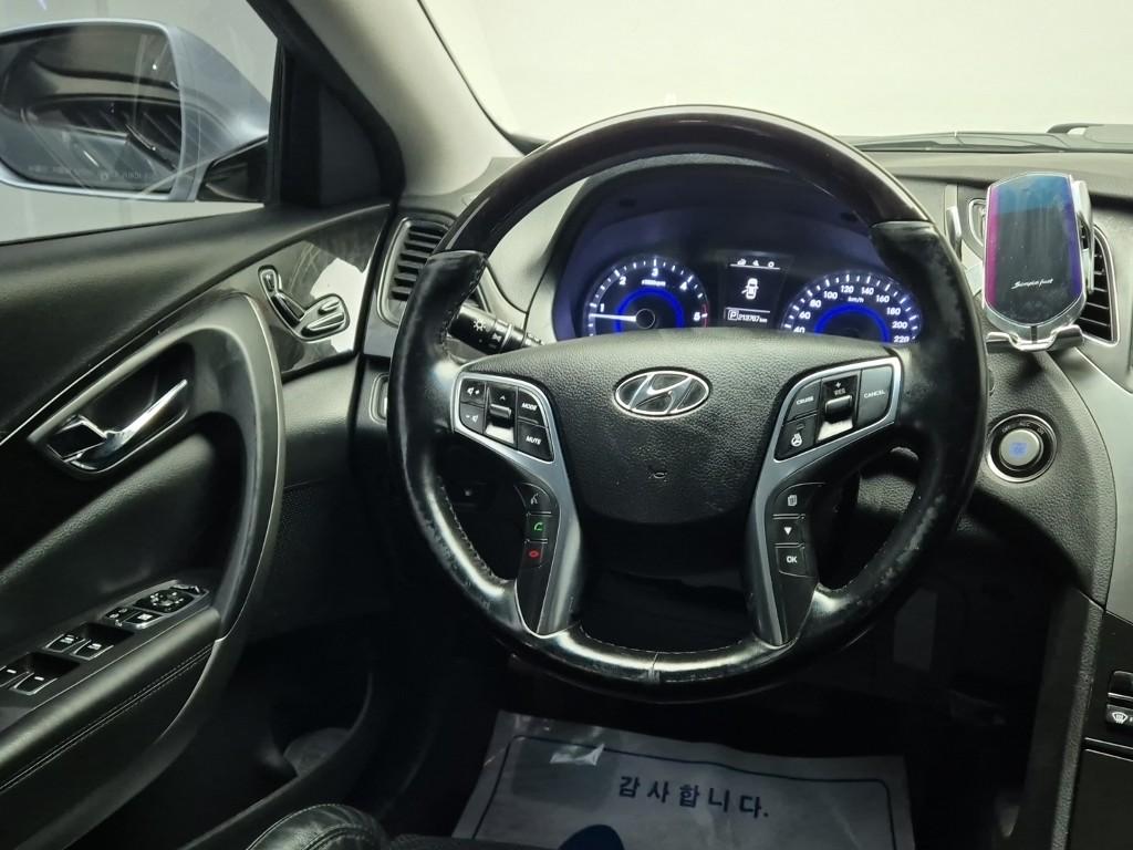 Hyundai Grandeur HG Modern HG 220 10