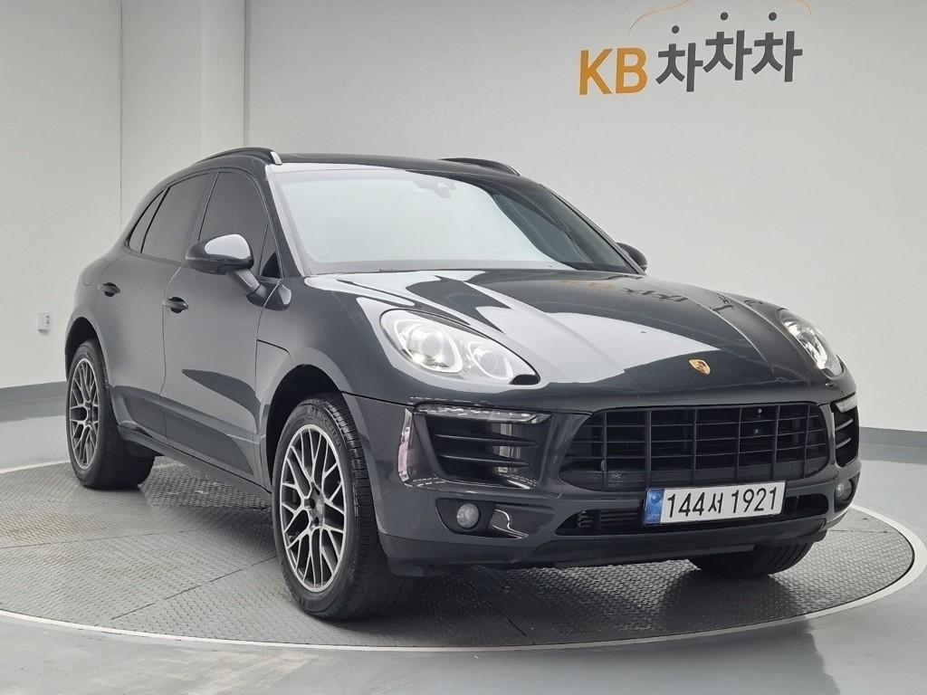 PORSCHE Macan 2.0