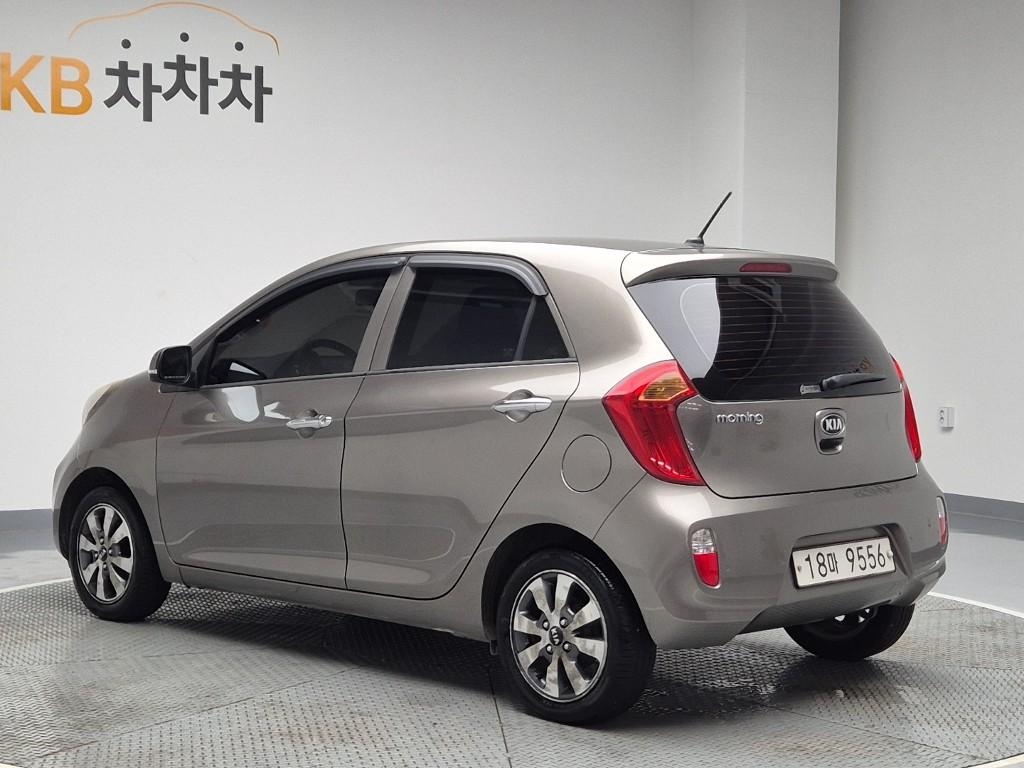 Kia Morning Deluxe Trendy 1.0 Gasoline 3