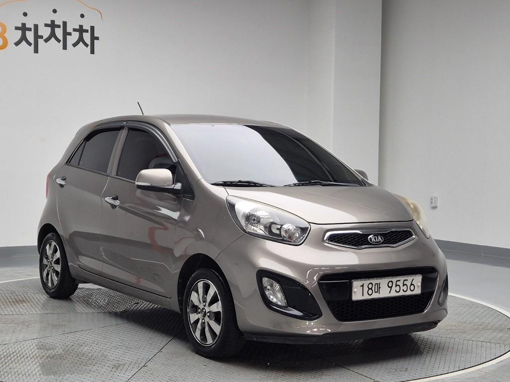 Kia Morning Deluxe Trendy 1.0 Gasoline 5
