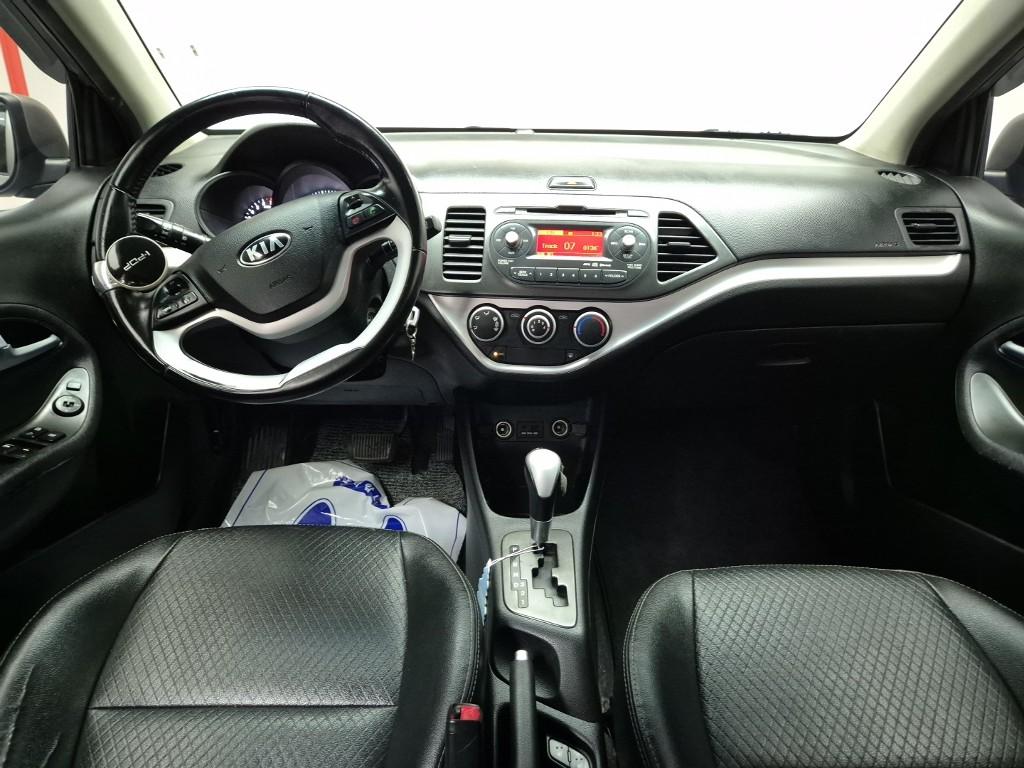 Kia Morning Deluxe Trendy 1.0 Gasoline 8
