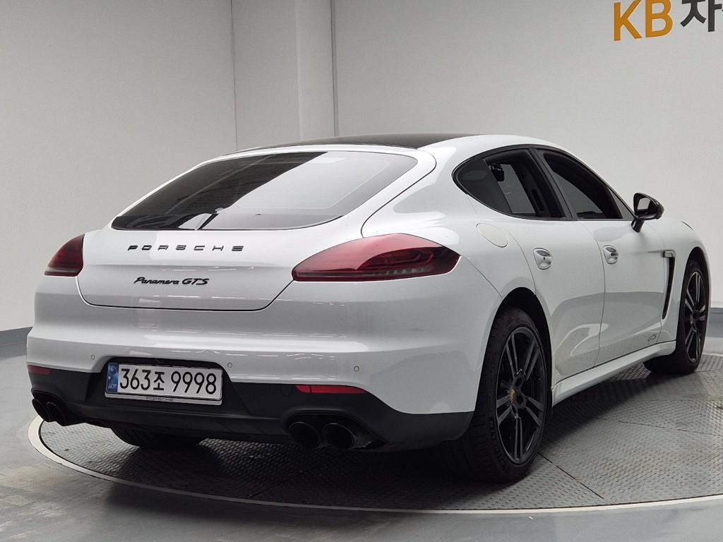 Porsche Panamera 4.8 GTS 4