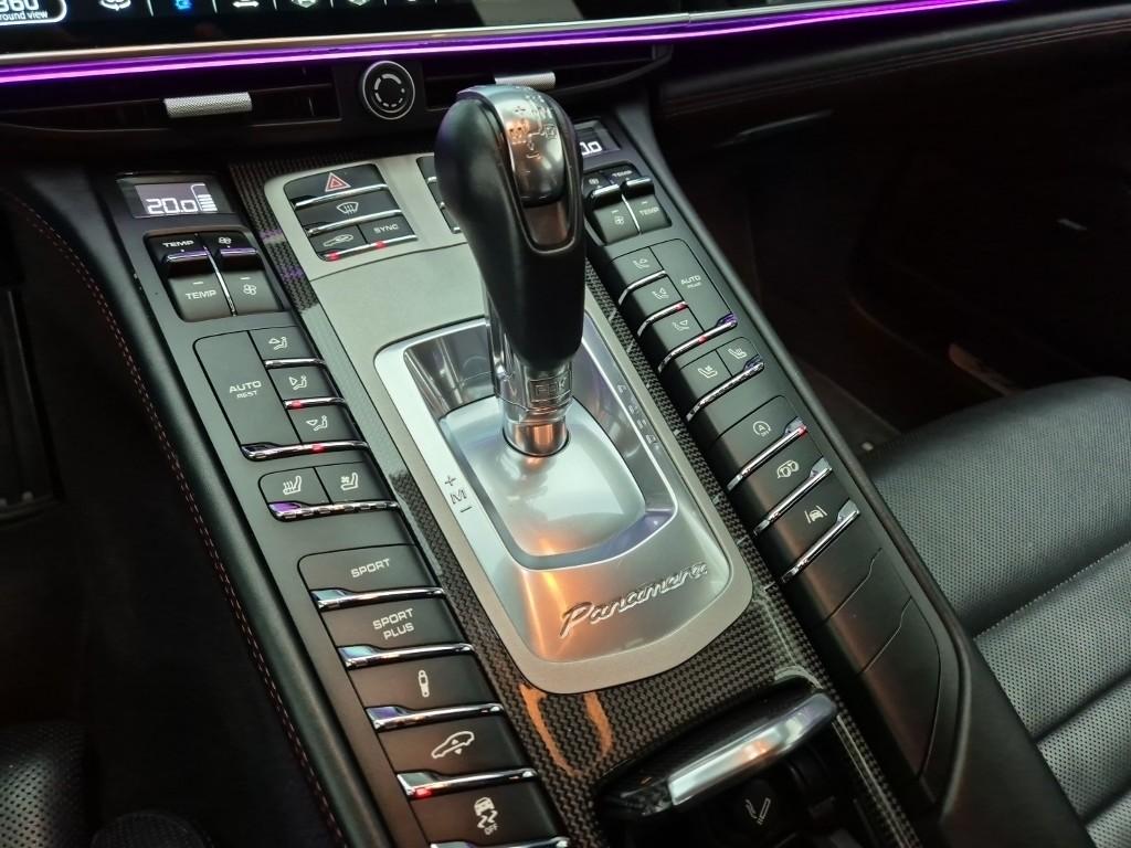 Porsche Panamera 4.8 GTS 9