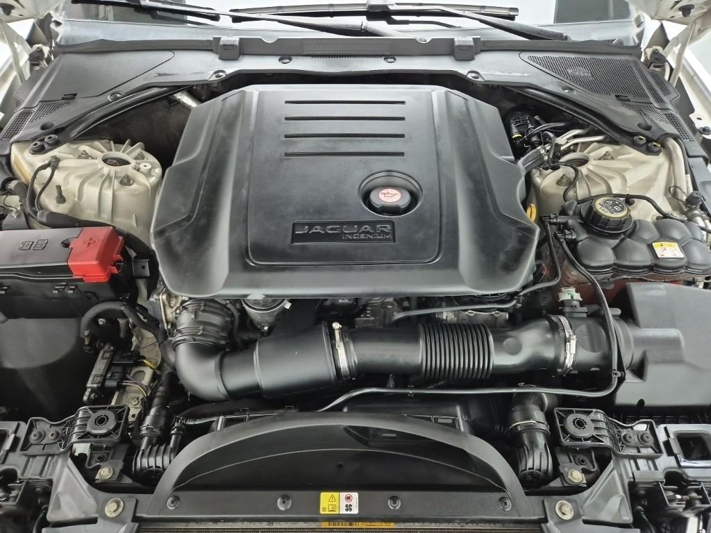 Jaguar XE R- Sport 2.0 Diesel 6