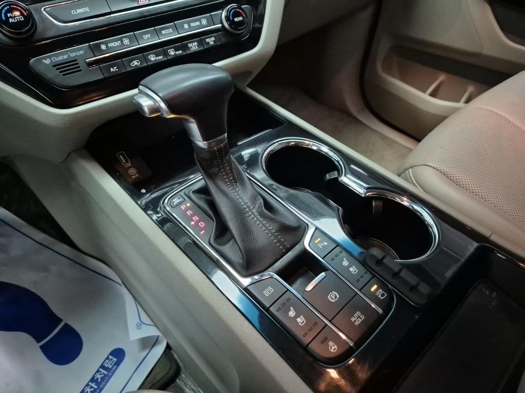 Kia Carnival Noblesse Special Lambda Ⅱ 3.3 GDI 9