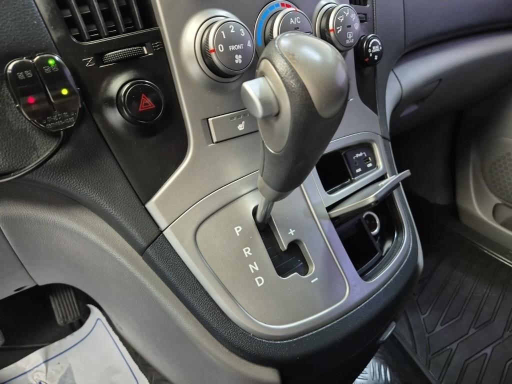 Hyundai Starex Grand CVX Luxury 2.5 VGT/ WGT Wagon 9