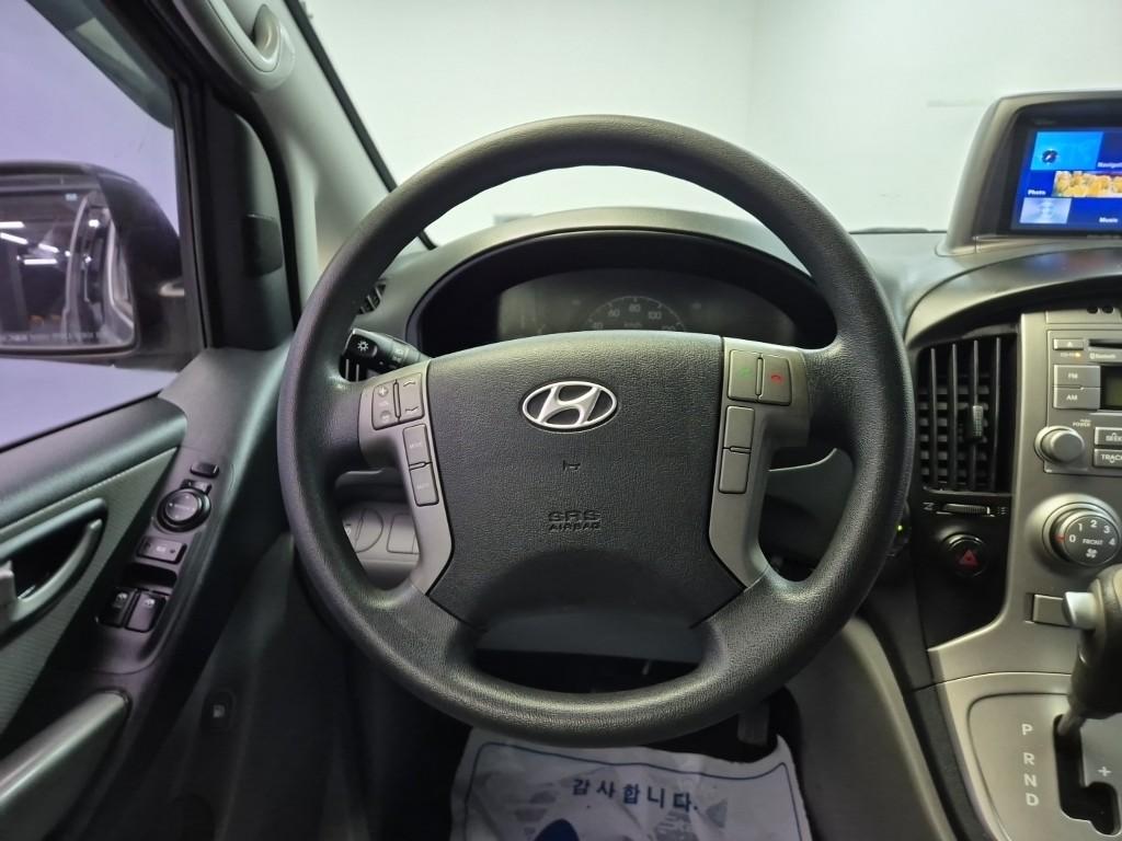 Hyundai Starex Grand CVX Luxury 2.5 VGT/ WGT Wagon 10