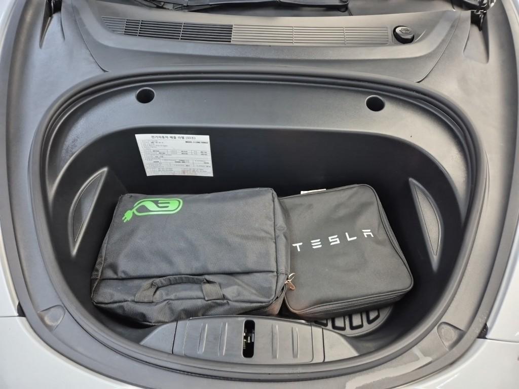 Tesla Model 3 EV AWD