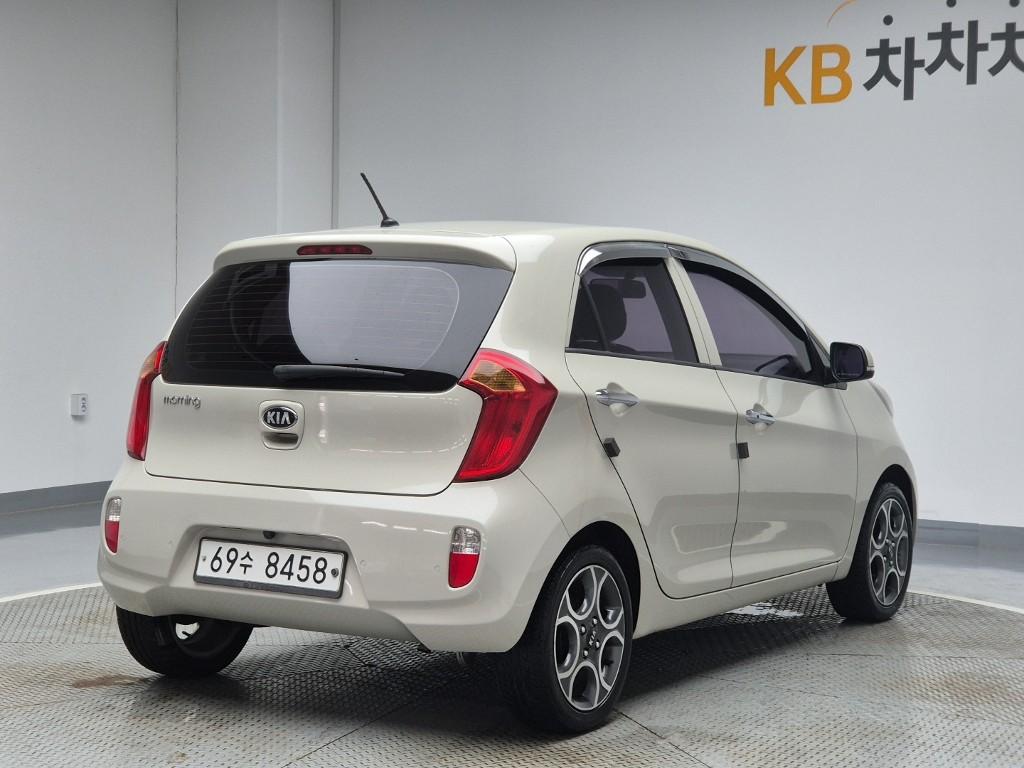 Kia Morning Luxury 1.0 Gasoline 4