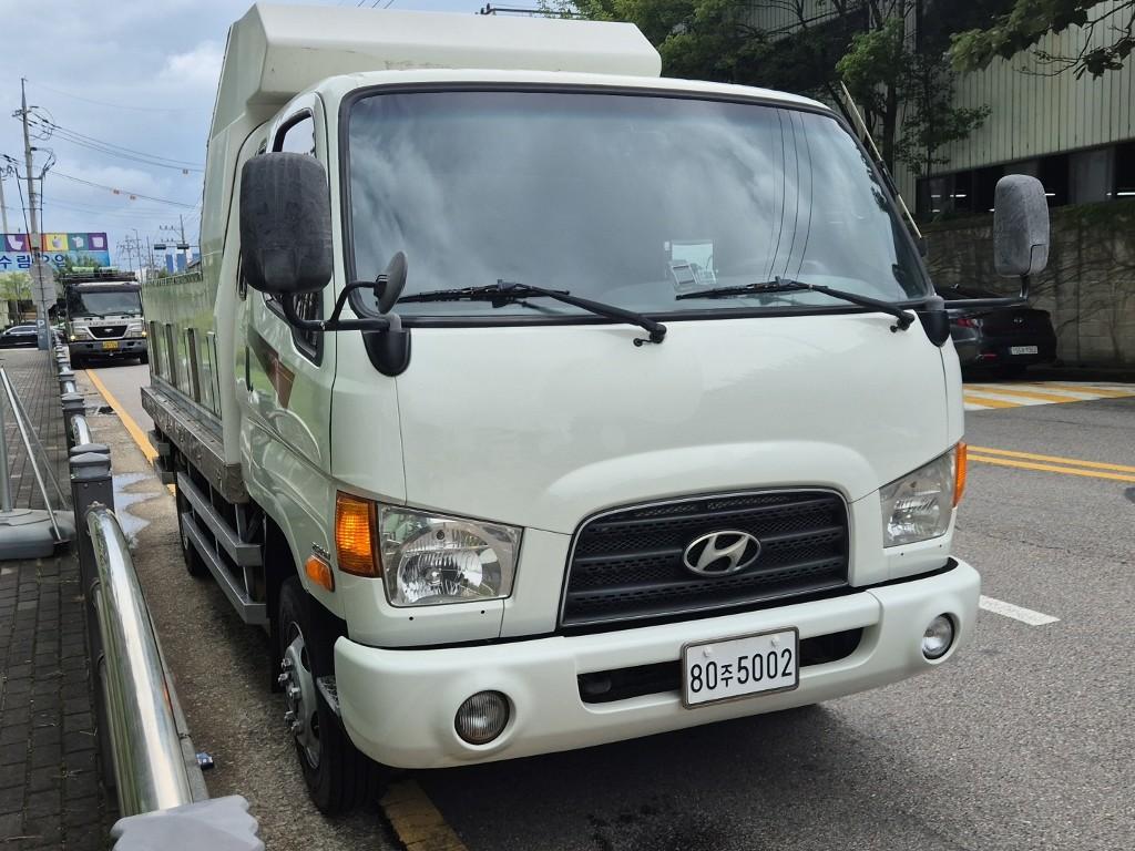 Hyundai Mighty 2012 photo 4