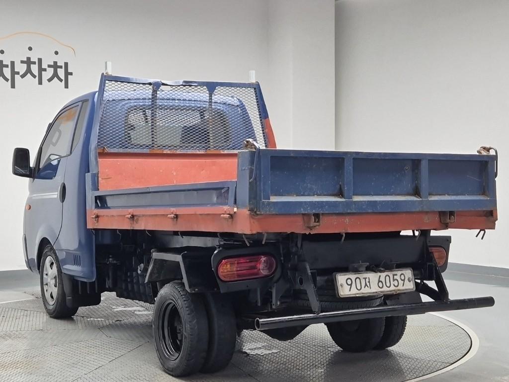 Hyundai Porter II 2WD Long Wheelbase Super Cab 2WD 3