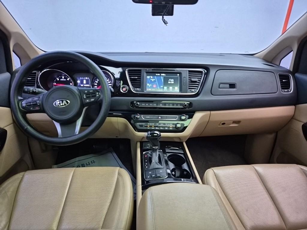 Kia Carnival Noblesse R2.2 E-VGT 8