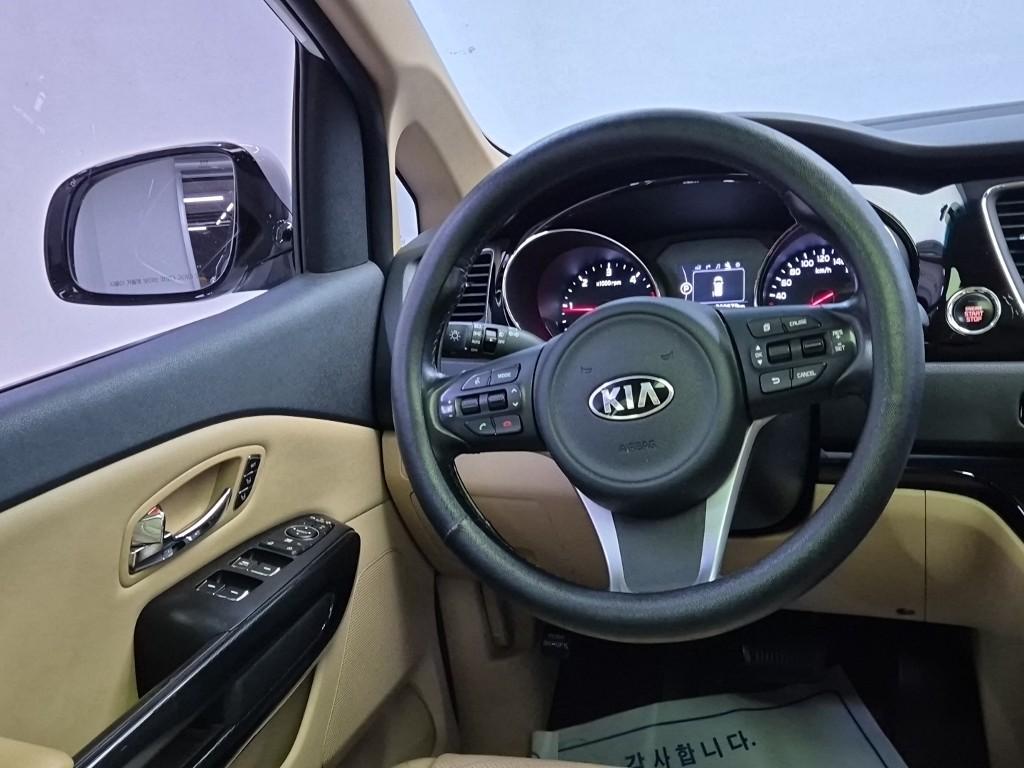 Kia Carnival Noblesse R2.2 E-VGT 10