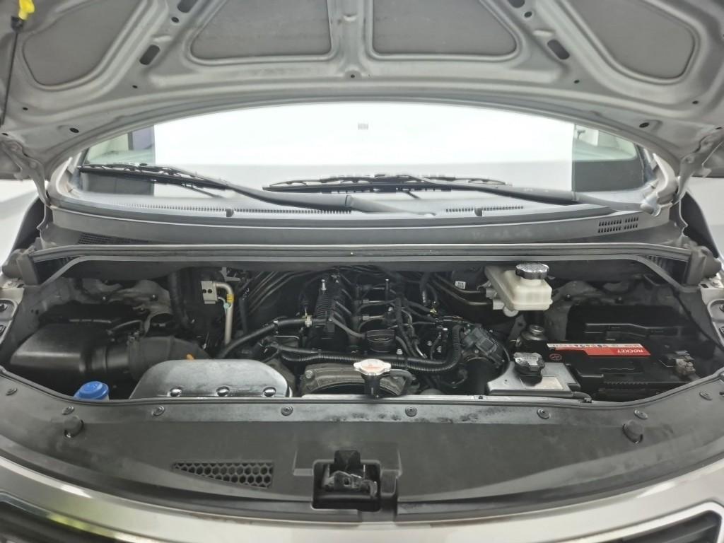Hyundai Starex Grand Smart 2.5 VGT/ WGT 5 Van 6
