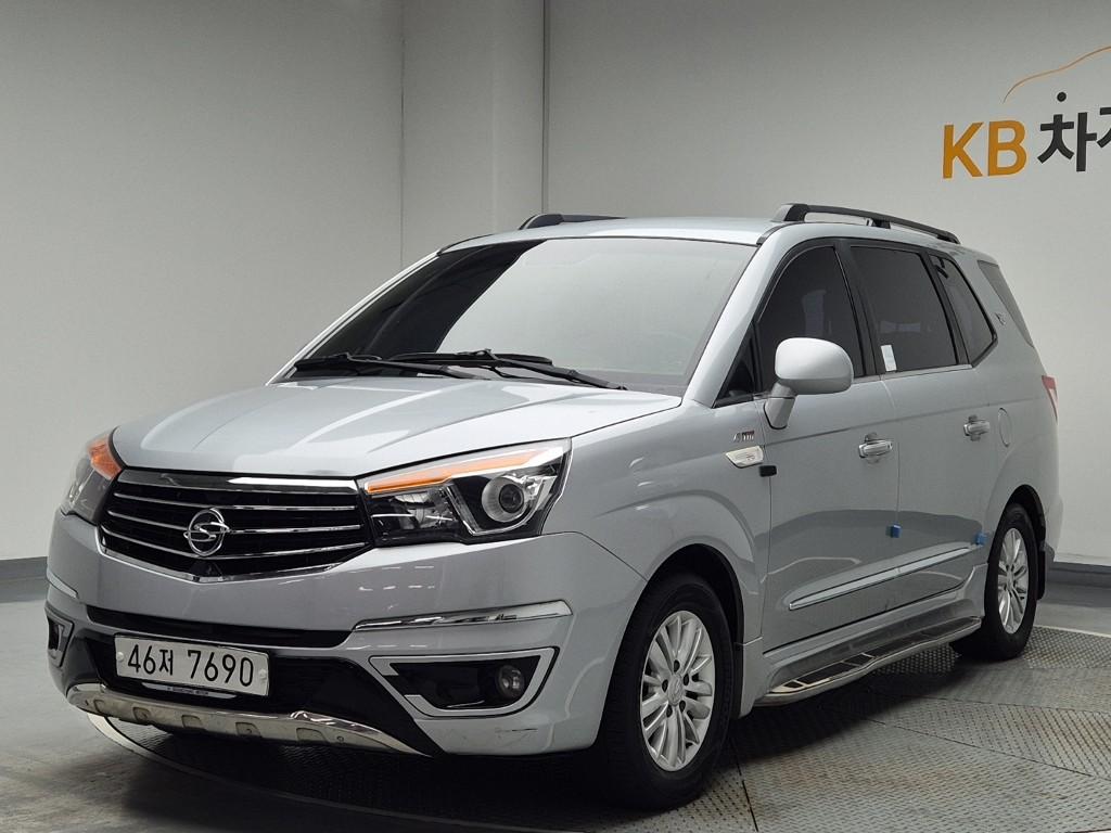 KG Mobility (Ssangyong) Korando TX Plus 2.2 9 Seater 4WD - фото 1