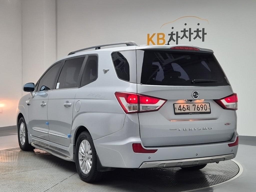 KG Mobility (Ssangyong) Korando TX Plus 2.2 9 Seater 4WD - фото 2