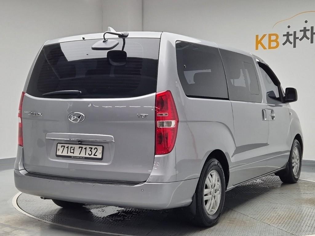 Hyundai Starex Grand Smart 2.5 VGT/ WGT Wagon 4