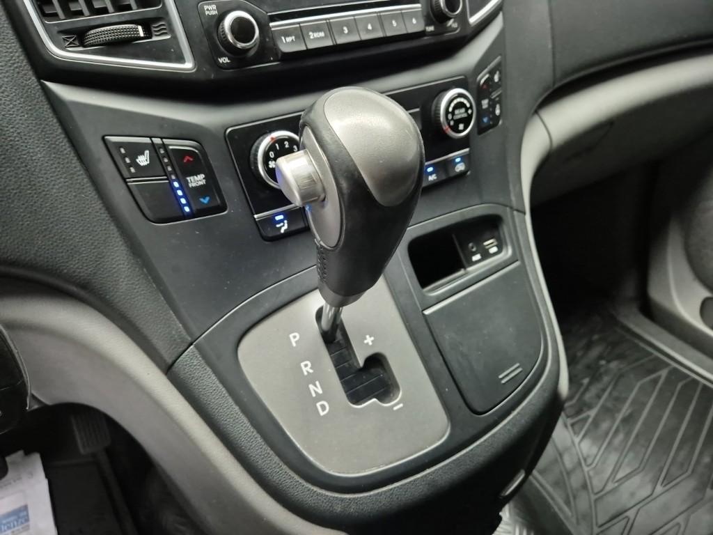 Hyundai Starex Grand Smart 2.5 VGT/ WGT Wagon 9