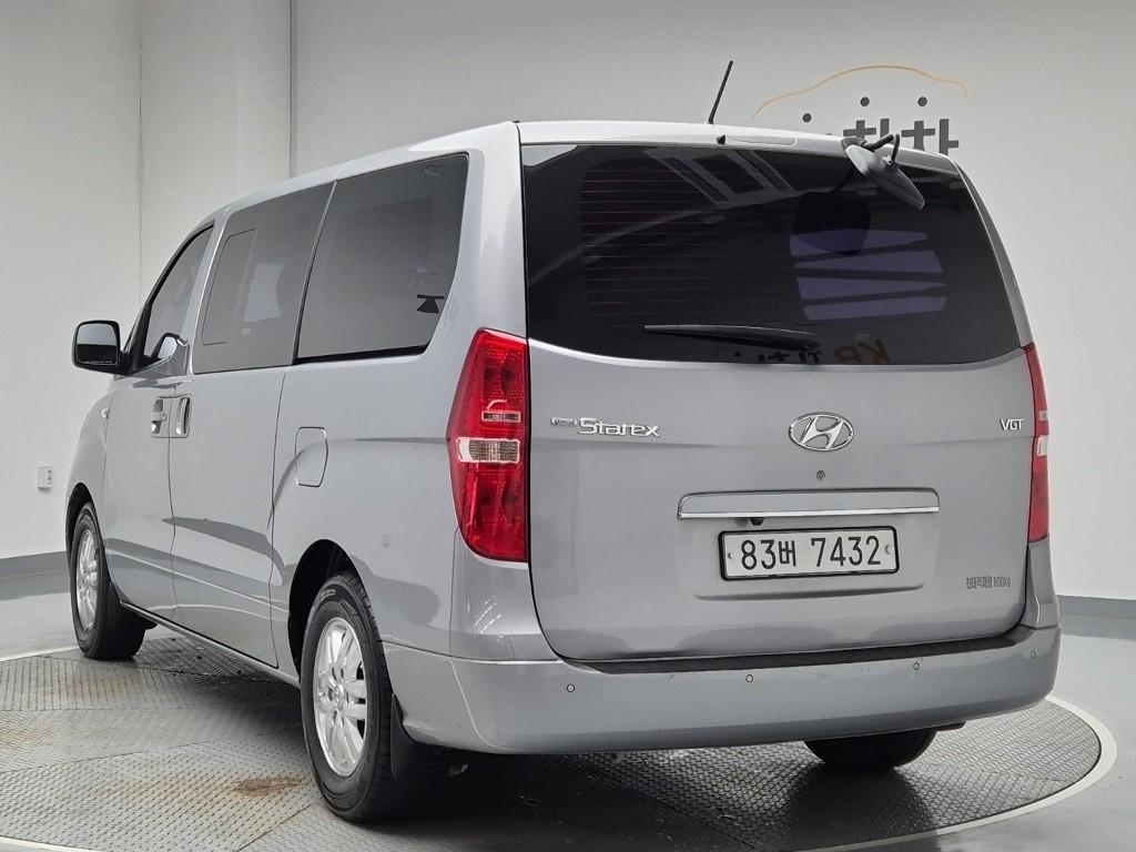 Hyundai Starex Grand Smart 2.5 VGT/ WGT 5 Van 3