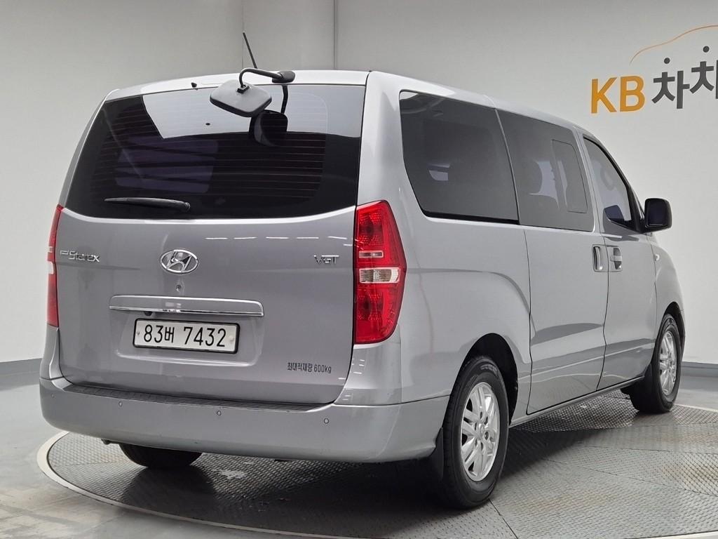 Hyundai Starex Grand Smart 2.5 VGT/ WGT 5 Van 4