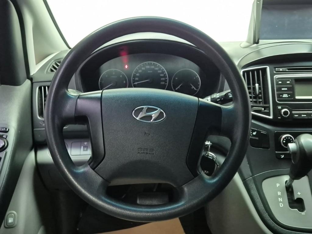Hyundai Starex Grand Smart 2.5 VGT/ WGT 5 Van 10