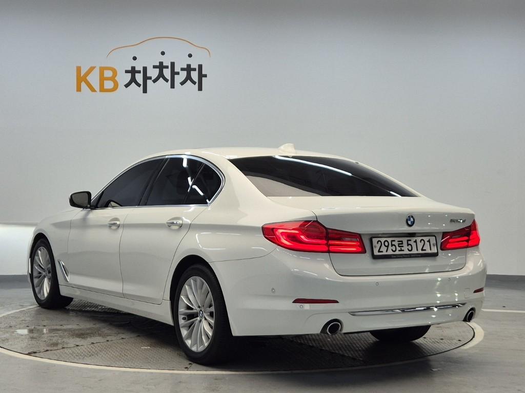 BMW 5 Series Luxury Line Special 520d Luxury 3