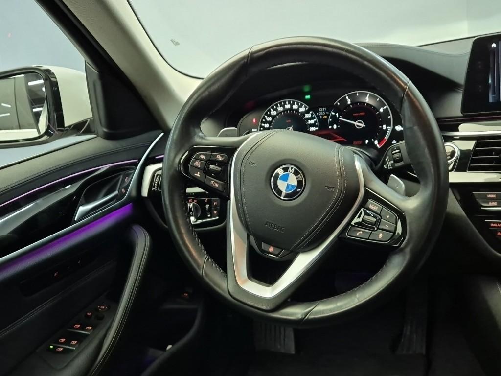 BMW 5 Series Luxury Line Special 520d Luxury 10