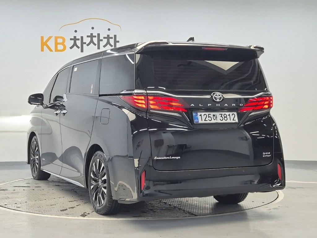 Toyota Alphard 2.5 HEV AWD 3