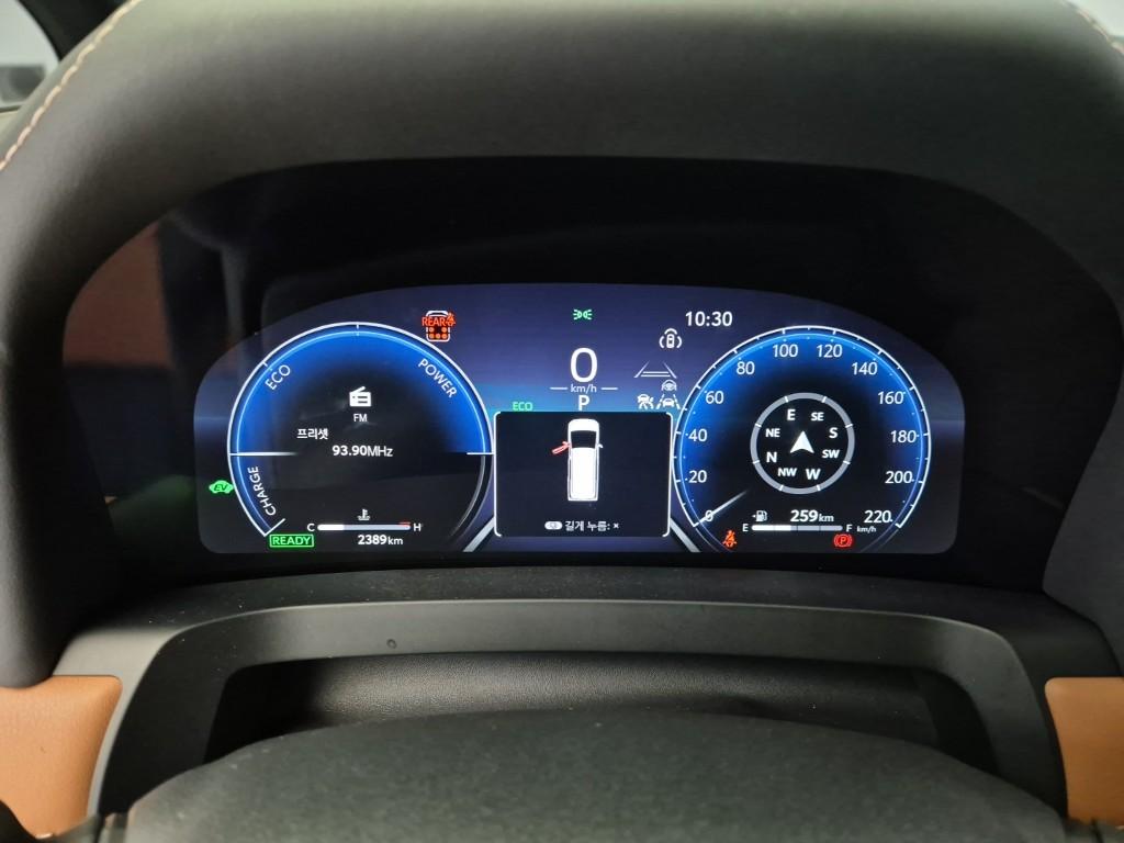 Toyota Alphard 2.5 HEV AWD 7