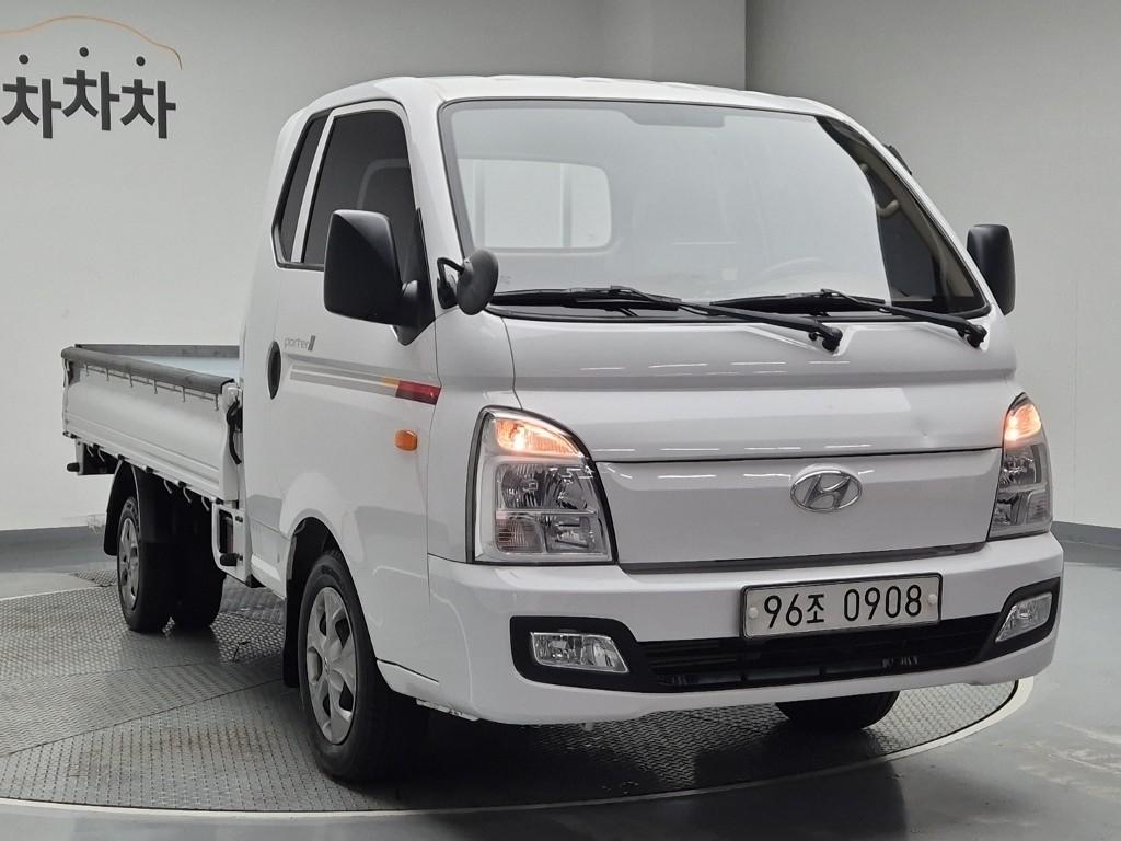 Hyundai Porter II Low Fixed Floor Long Wheelbase Super Cab 5